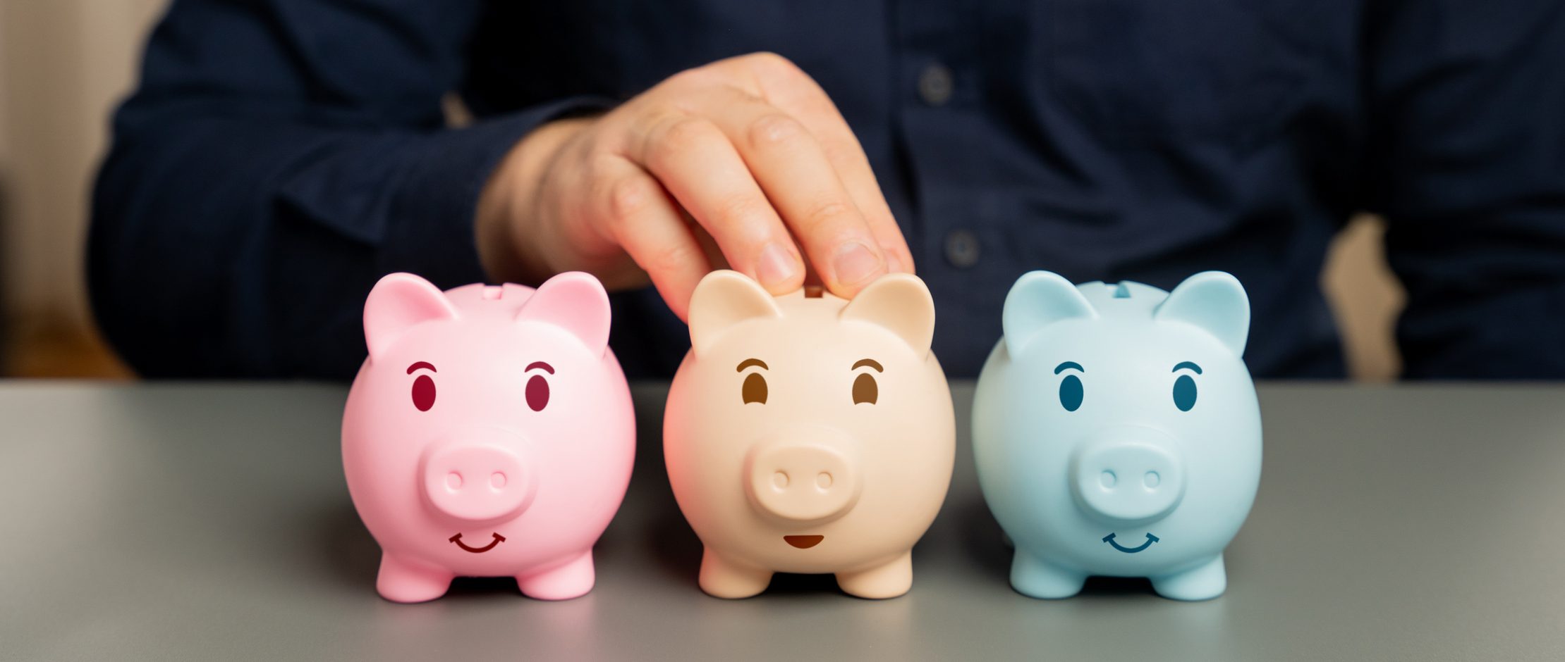 Choose the best savings method. Invest part of the money. Investing a portion of savings. Consulting a financial advisor. Personalized balanced financial guidance.